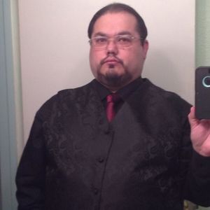 Meet your Posher, Dennis